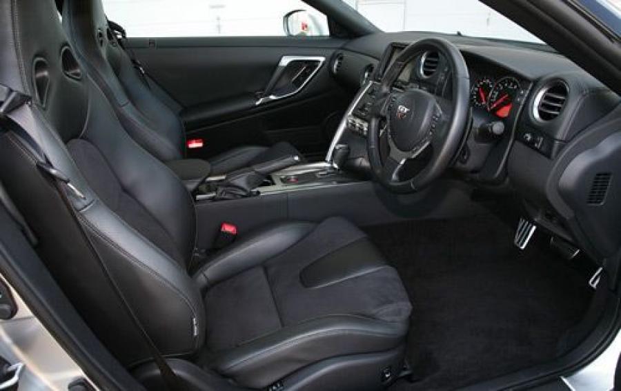  Nissan GT-R 2007 года  (фото 7 из 480)